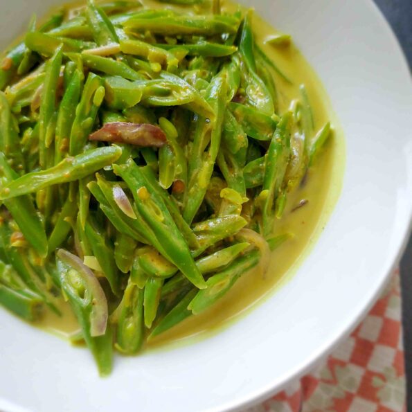 Vegan green bean curry with coconut milk