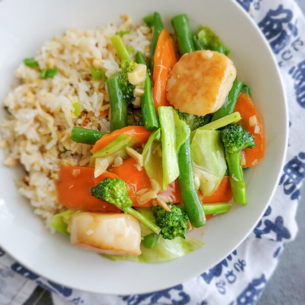 chopsuey with scallops and fried rice