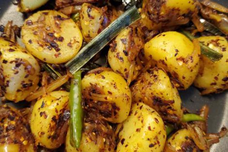 Sri Lankan potato fry (Ala thel dala) - Hungry Lankan