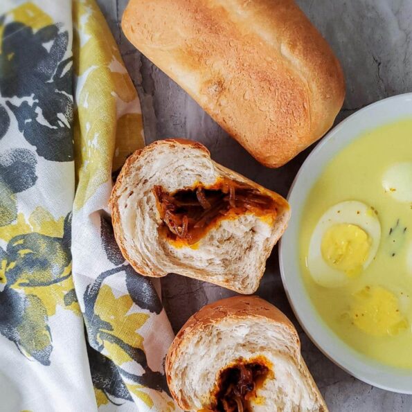 Bread with spicy onion filling/seeni sambol