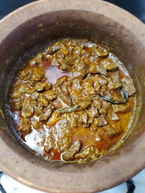 Sri Lankan Beef Curry - Hungry Lankan
