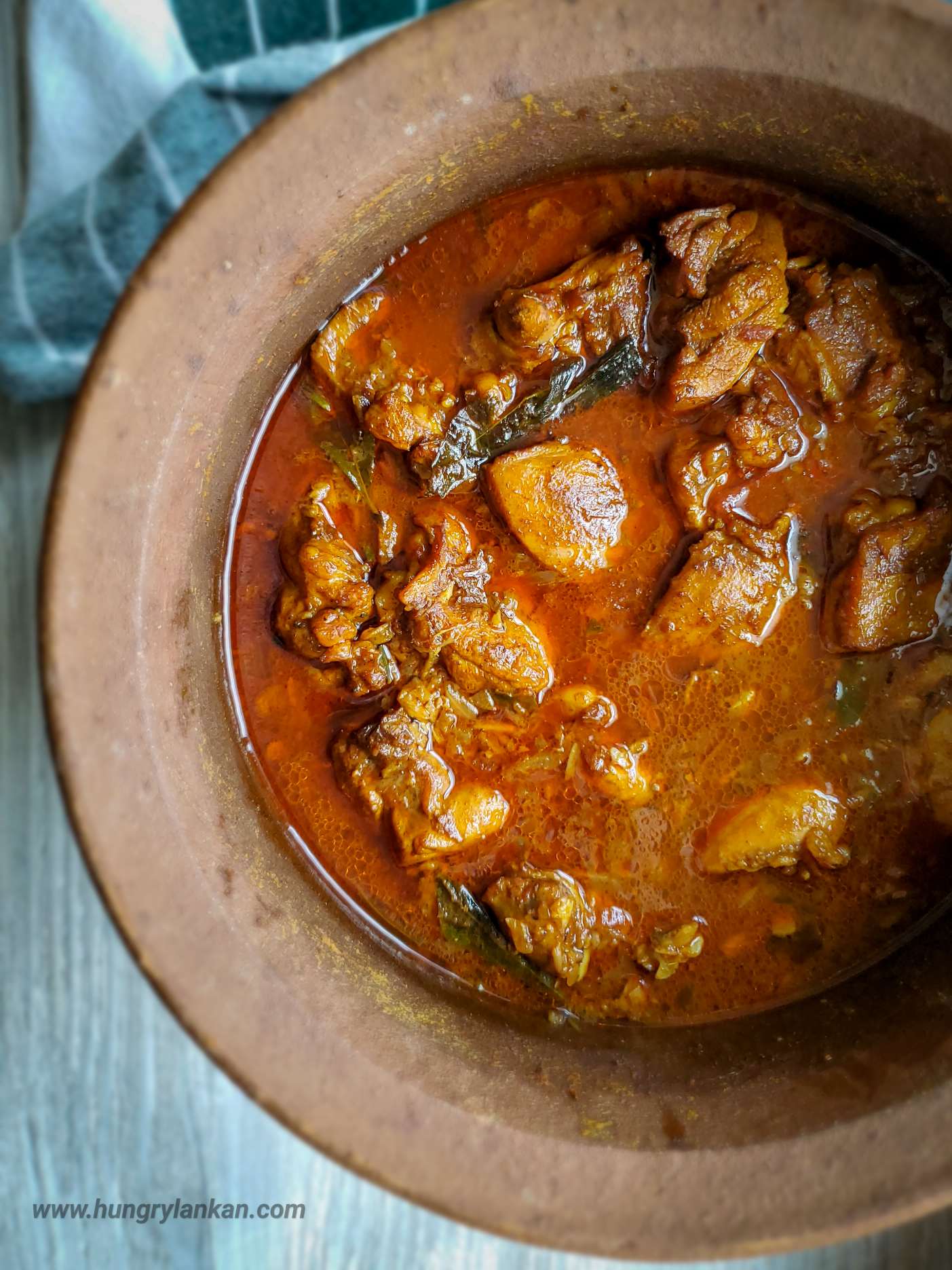Sri Lankan Chicken Curry - Hungry Lankan