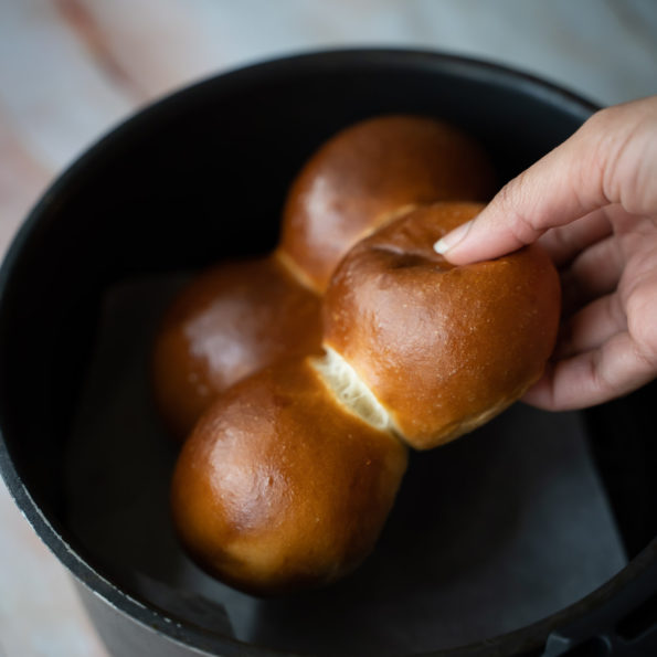 Air-fryer dinner rolls for two