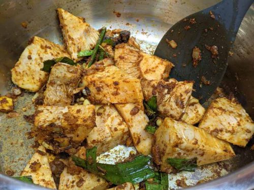 Slow-cooked young jackfruit curry - Hungry Lankan