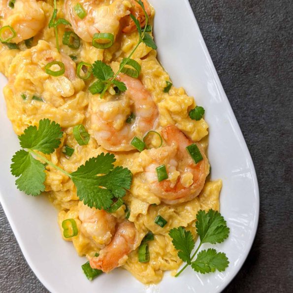 Scrambled eggs with Shrimp