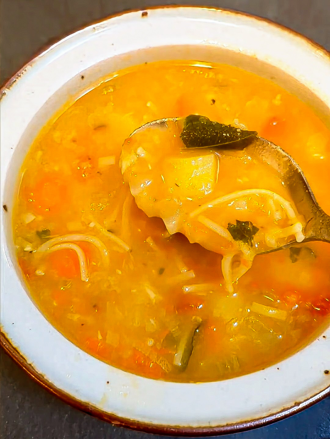 sri-lankan-vegetable-soup-hungry-lankan