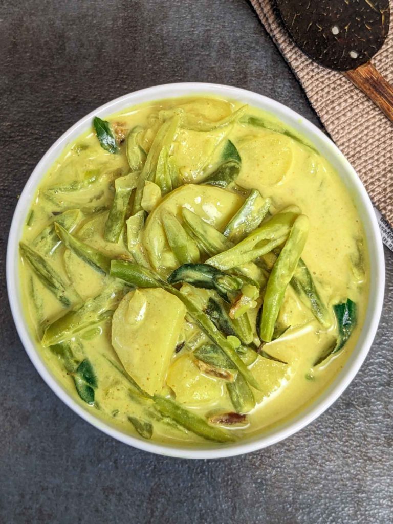 Green bean and potato curry Sri Lankan