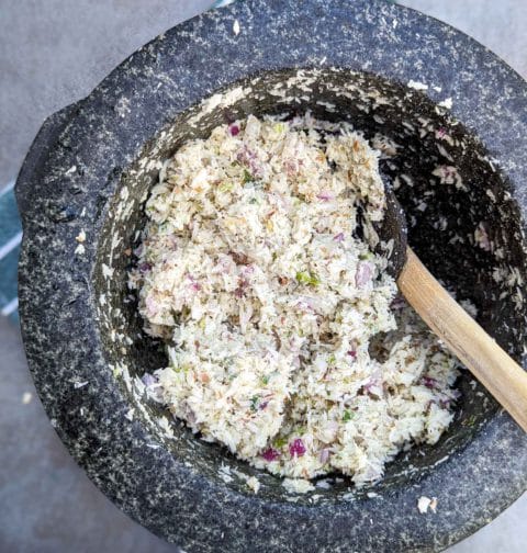 Sri Lankan white coconut sambol Kochchi sambol