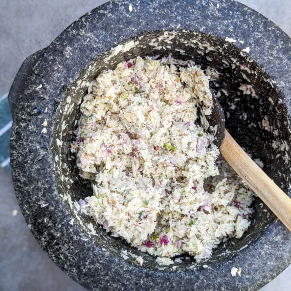 Sri Lankan white coconut sambol Kochchi sambol